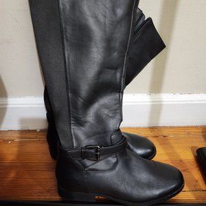 Ladies boots size 11